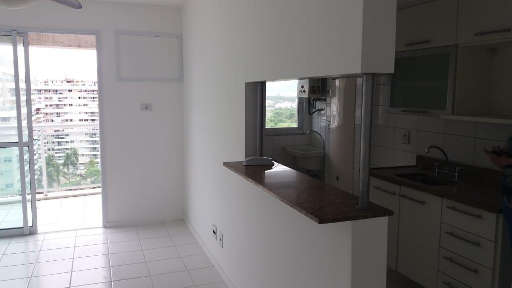 Apartamento à venda com 2 quartos, 65m² - Foto 27