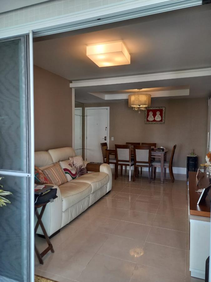 Apartamento à venda com 3 quartos, 160m² - Foto 2