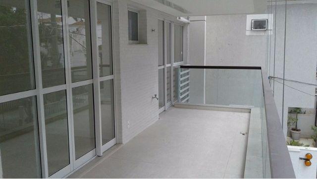 Apartamento à venda com 3 quartos, 95m² - Foto 2