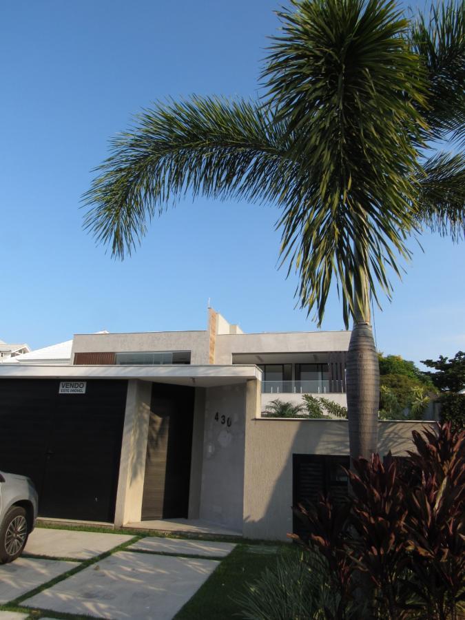 Casa de Condomínio à venda com 4 quartos, 350m² - Foto 2