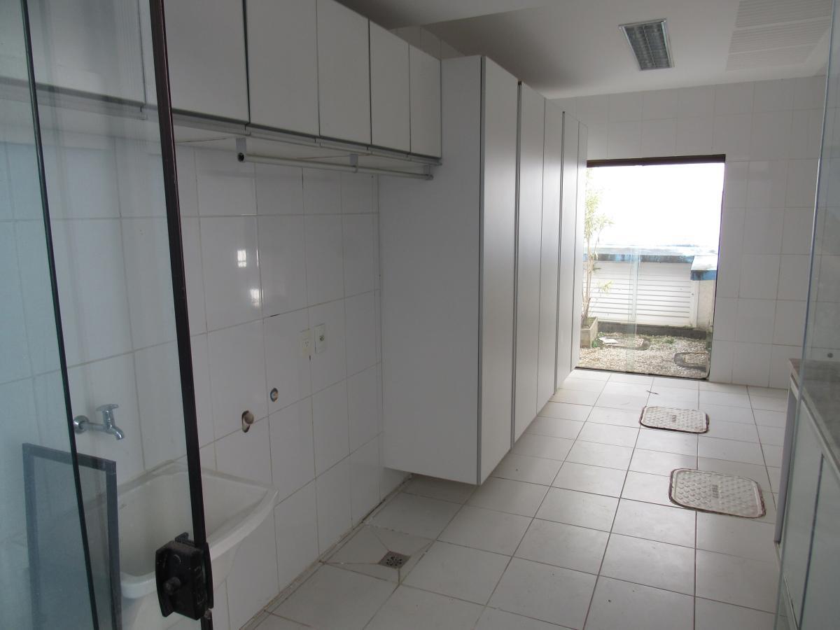 Casa de Condomínio à venda com 4 quartos, 350m² - Foto 12