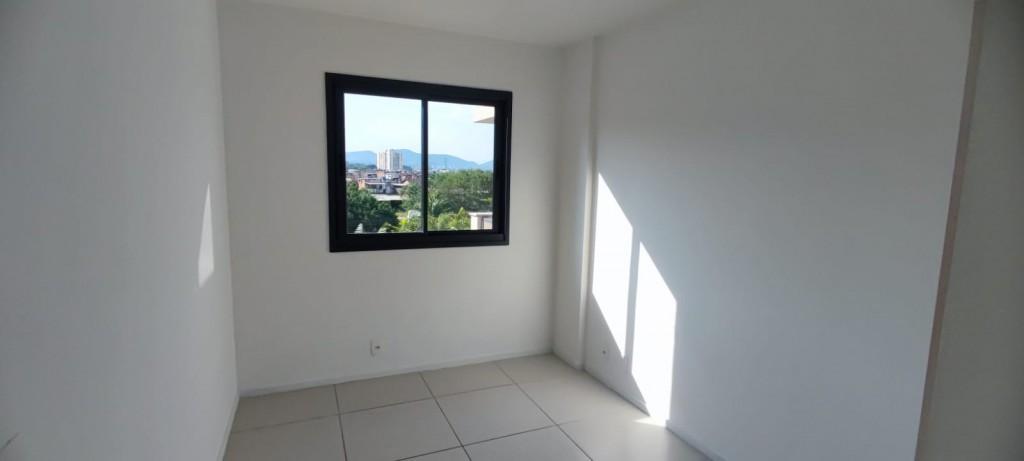 Apartamento à venda com 2 quartos, 70m² - Foto 11