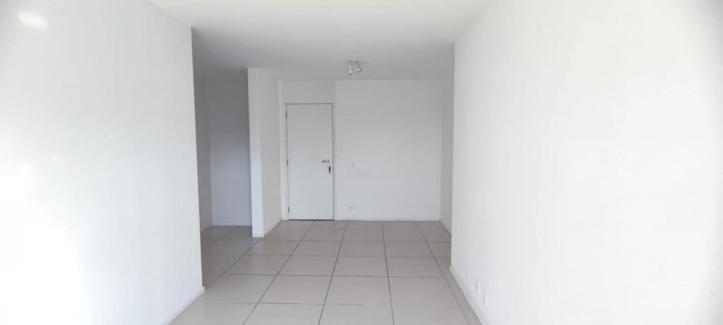 Apartamento à venda com 2 quartos, 70m² - Foto 13