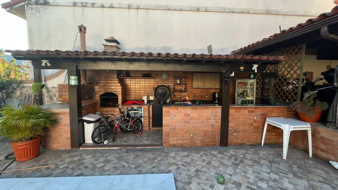 Casa de Condomínio à venda com 5 quartos, 282m² - Foto 2