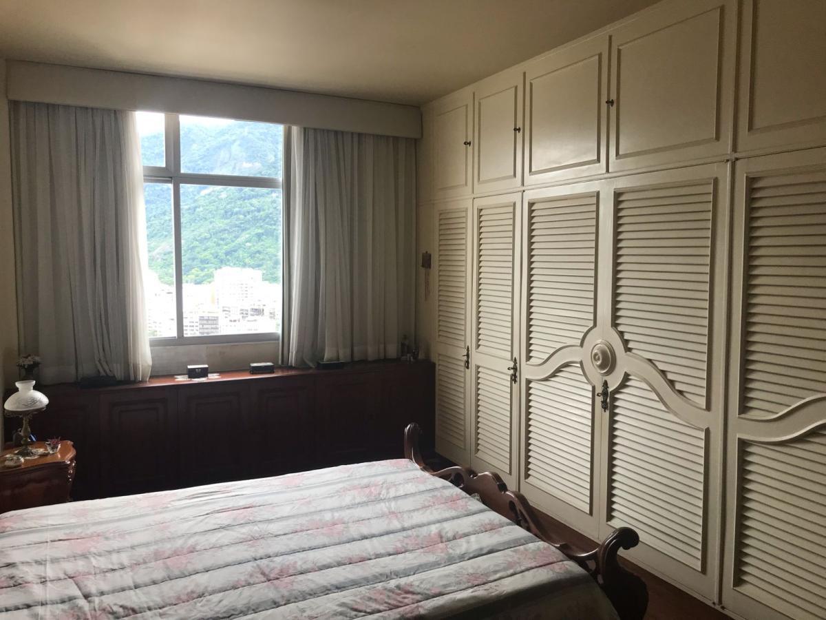 Apartamento à venda com 3 quartos, 184m² - Foto 12