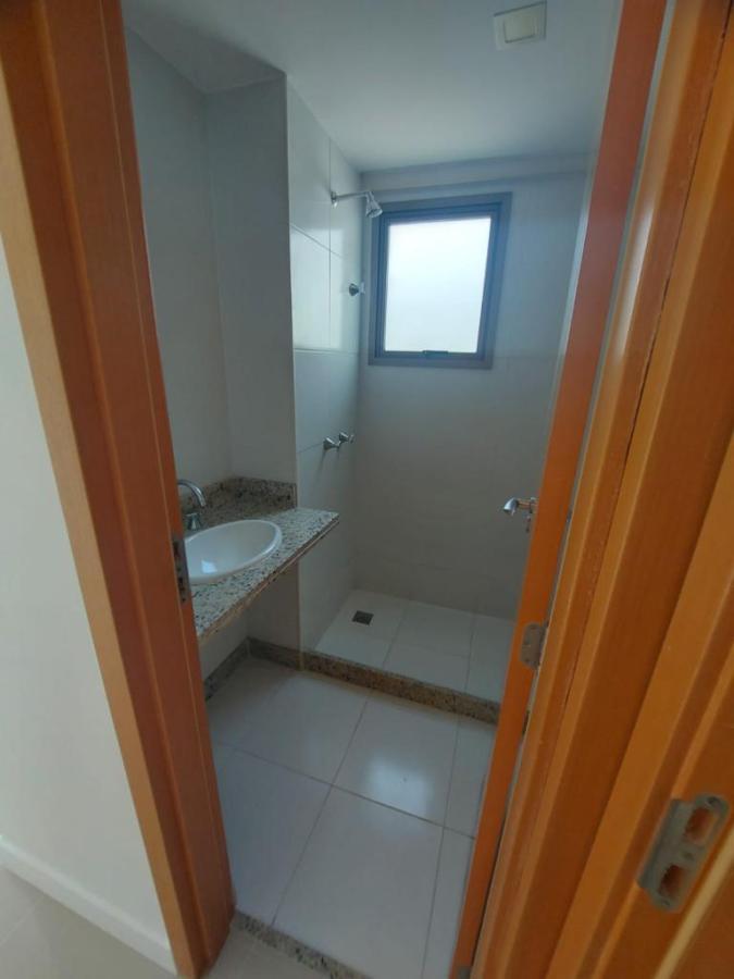 Apartamento à venda com 3 quartos, 163m² - Foto 2