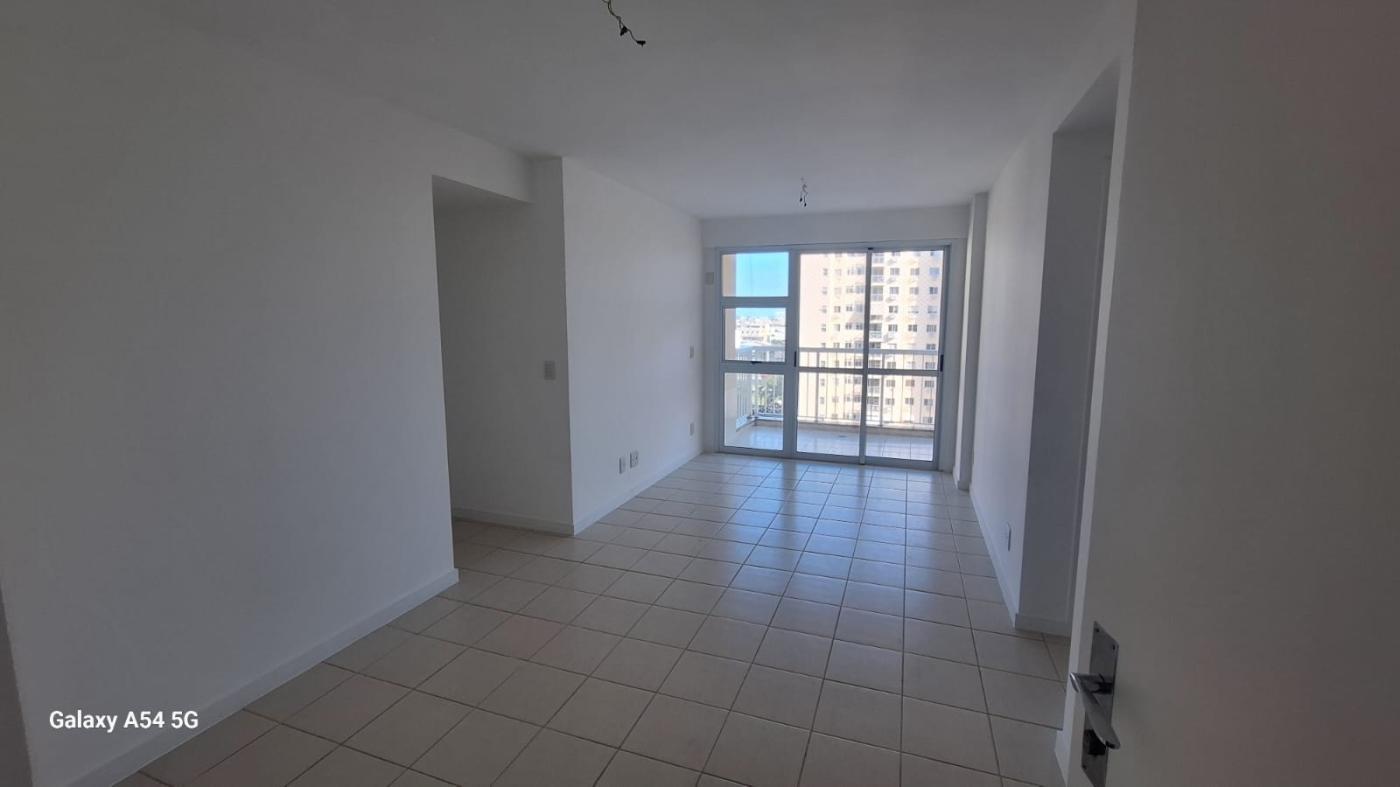 Apartamento à venda com 3 quartos, 89m² - Foto 2