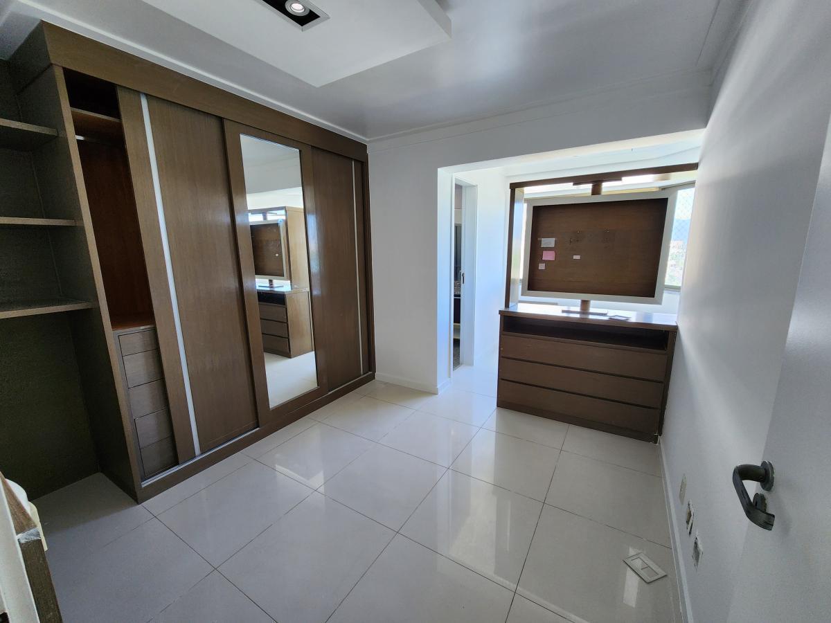 Apartamento à venda com 4 quartos, 158m² - Foto 17