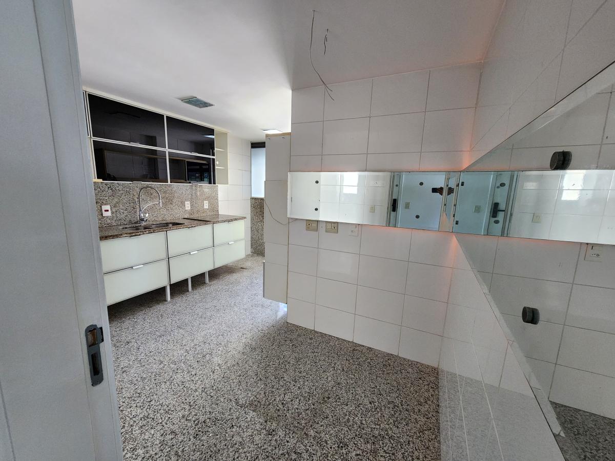 Apartamento à venda com 4 quartos, 158m² - Foto 28