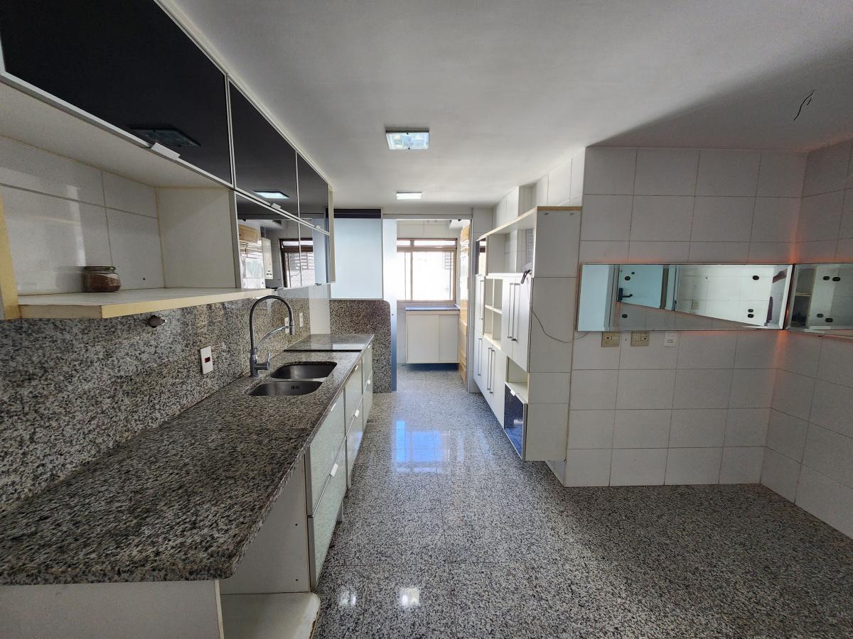 Apartamento à venda com 4 quartos, 158m² - Foto 29