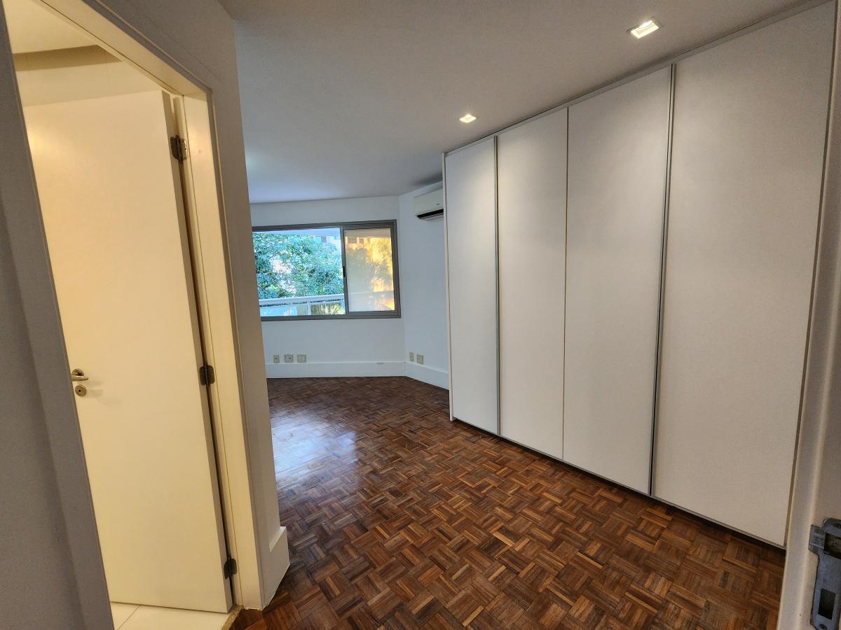 Apartamento à venda com 4 quartos, 366m² - Foto 15