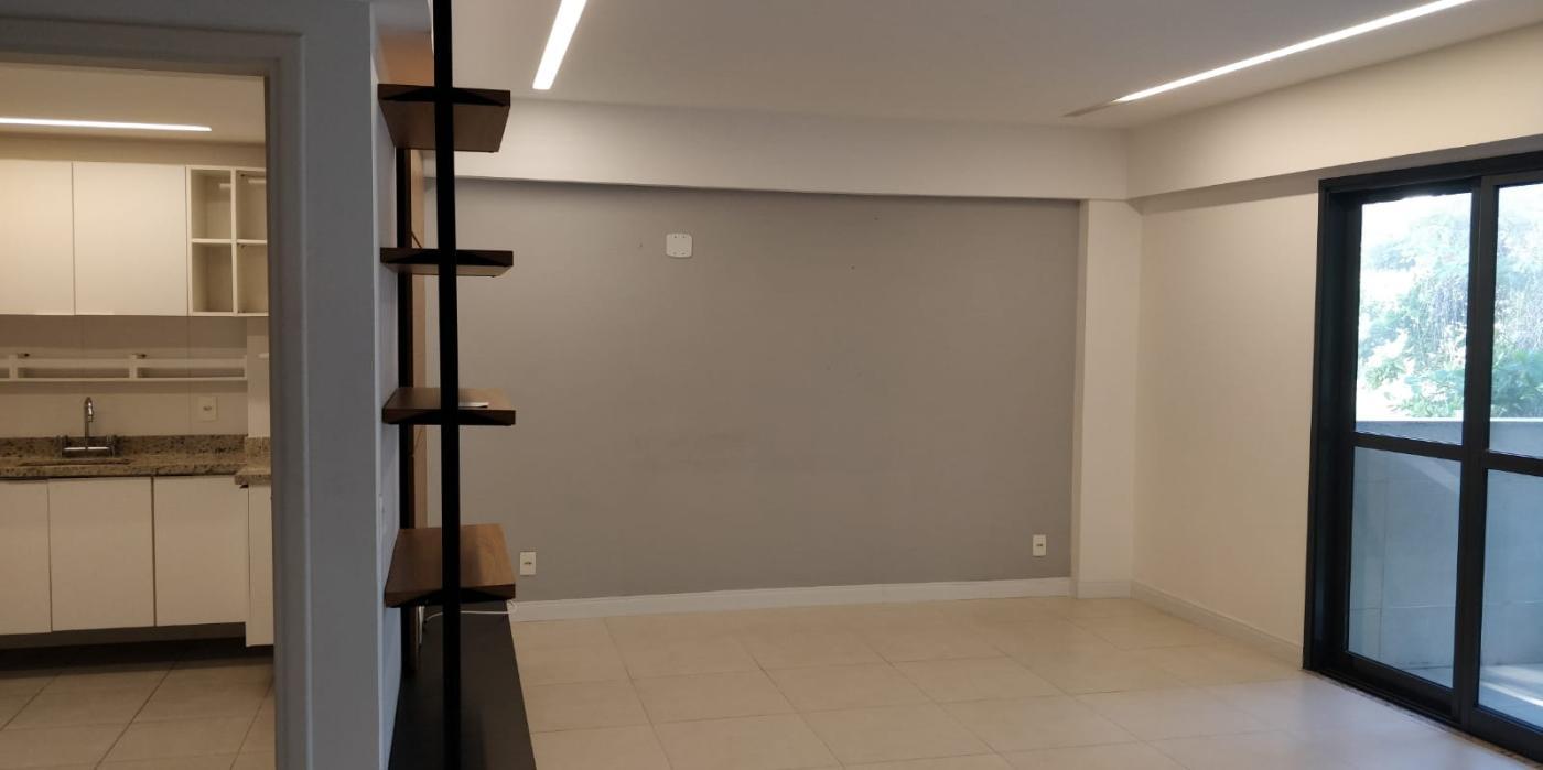 Apartamento à venda com 3 quartos, 113m² - Foto 2