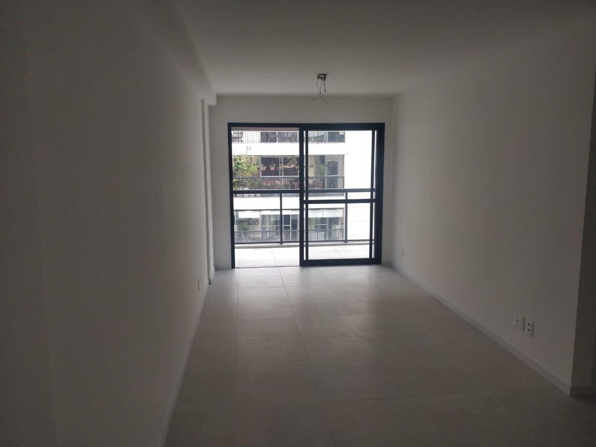 Apartamento à venda com 3 quartos, 110m² - Foto 7