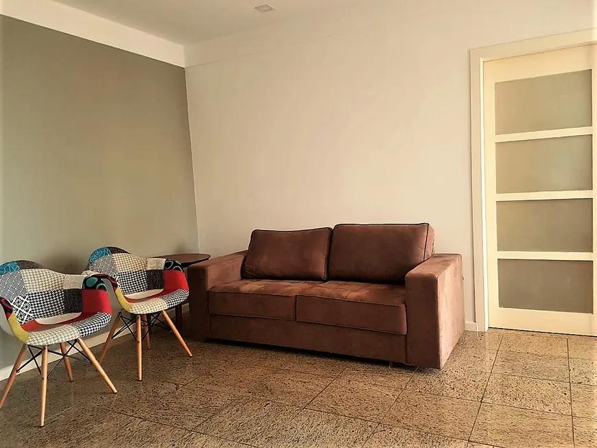 Apartamento à venda com 2 quartos, 75m² - Foto 2