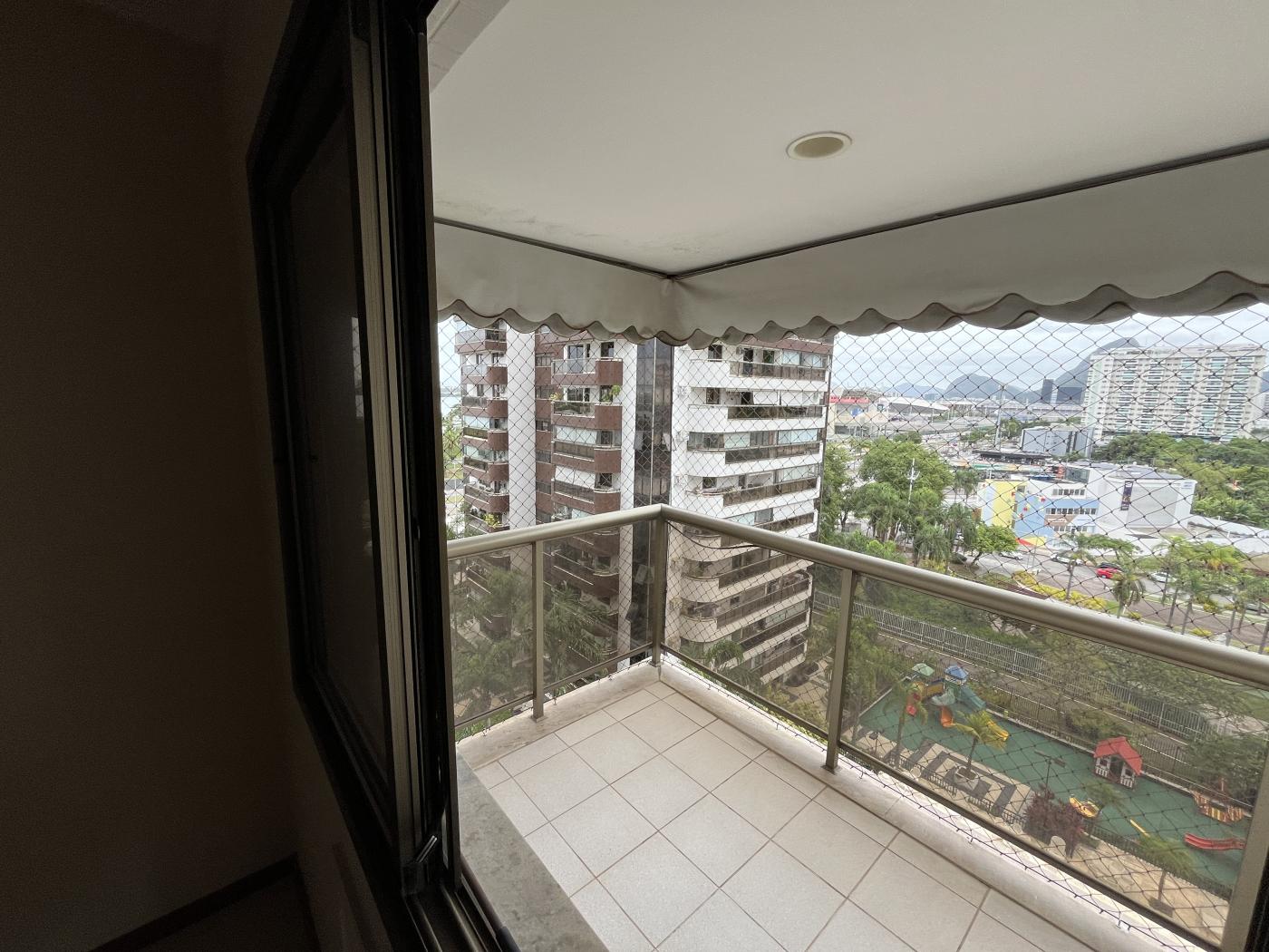 Apartamento à venda com 3 quartos, 116m² - Foto 3