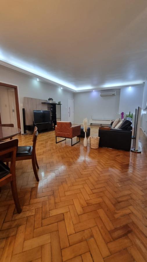 Apartamento à venda com 3 quartos, 160m² - Foto 1