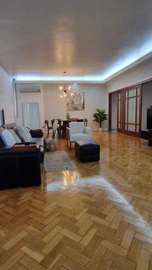 Apartamento à venda com 3 quartos, 160m² - Foto 2